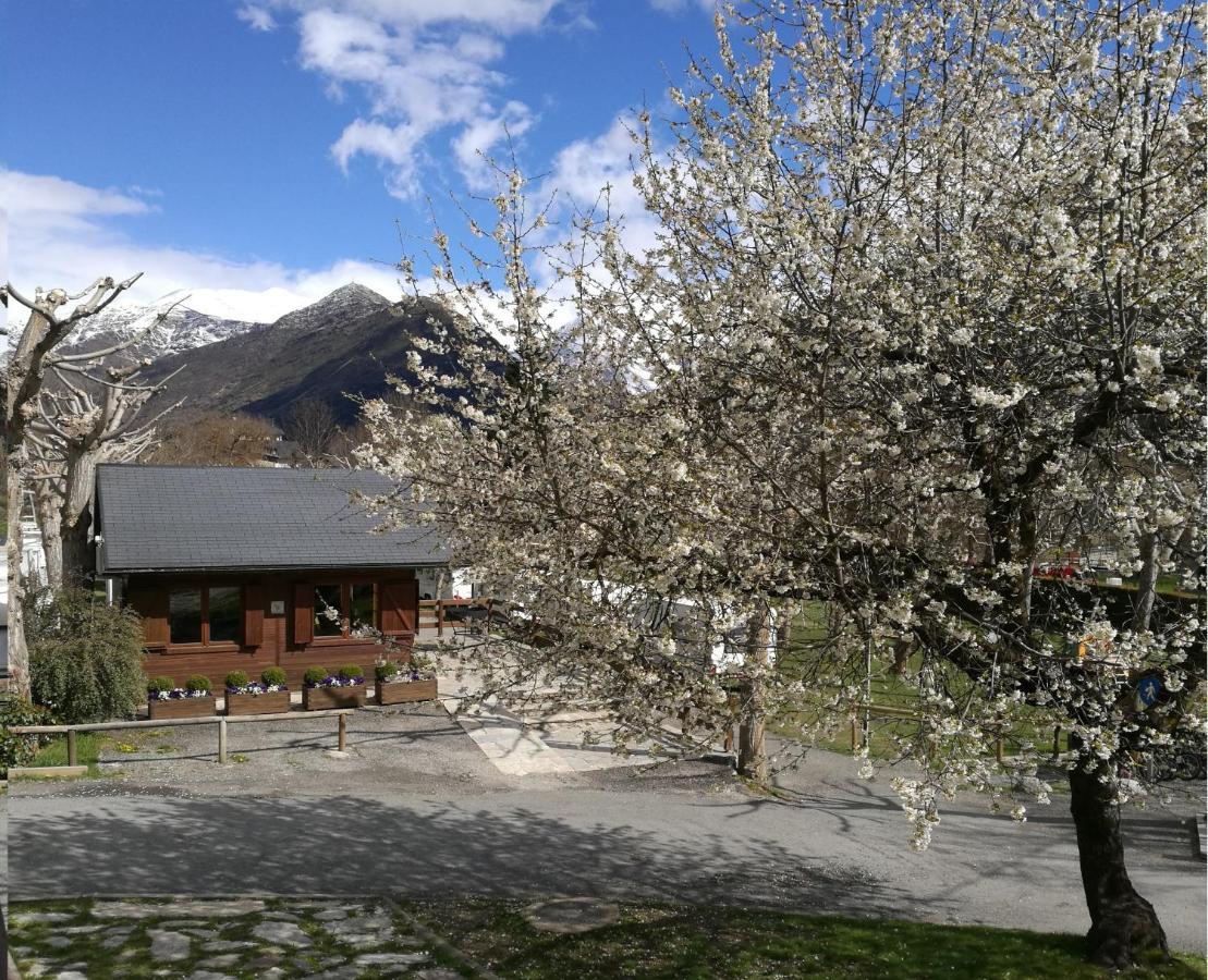 Bungalows Nou Camping La Guingueta D'Aneu Екстериор снимка