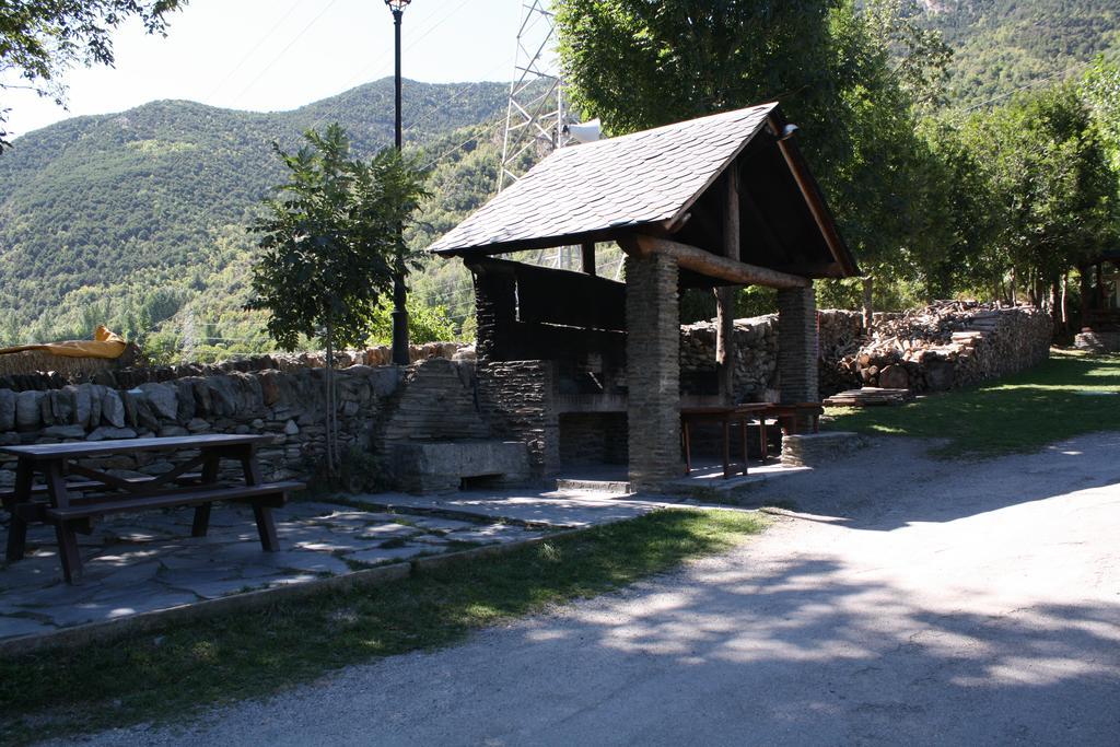 Bungalows Nou Camping La Guingueta D'Aneu Екстериор снимка