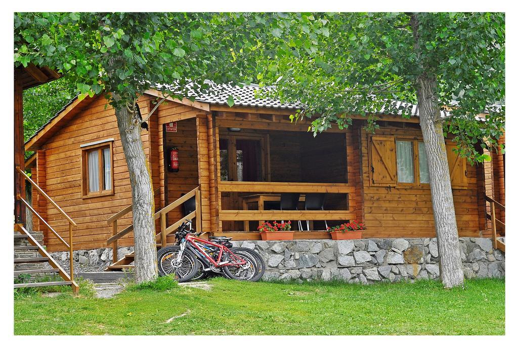 Bungalows Nou Camping La Guingueta D'Aneu Стая снимка