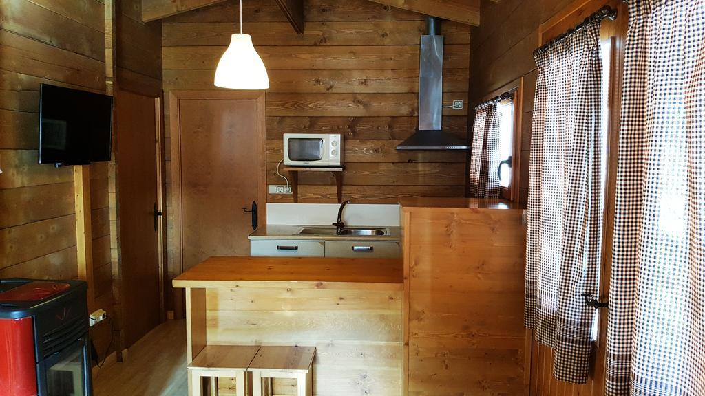 Bungalows Nou Camping La Guingueta D'Aneu Екстериор снимка